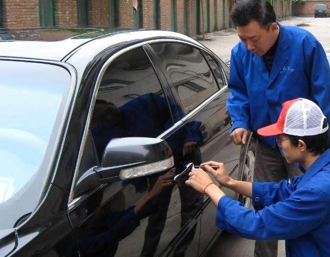 洛宁开汽车锁公司